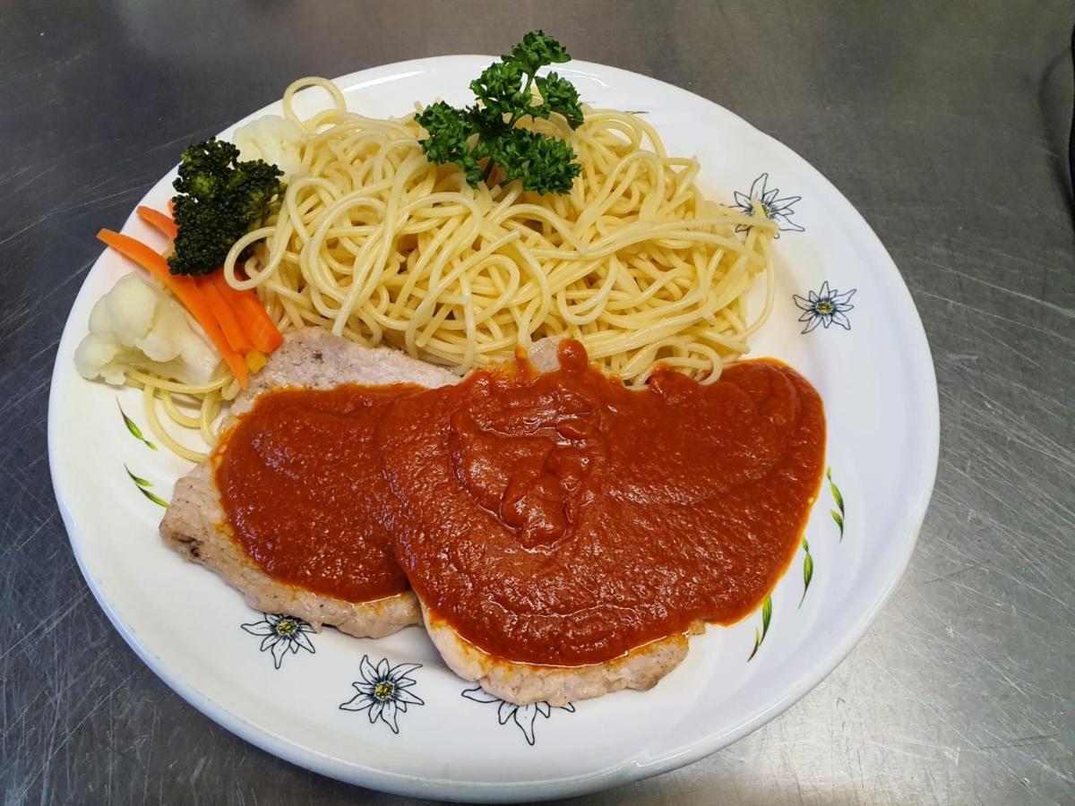 林德餐厅酒店 甘里施旺德 外观 照片
